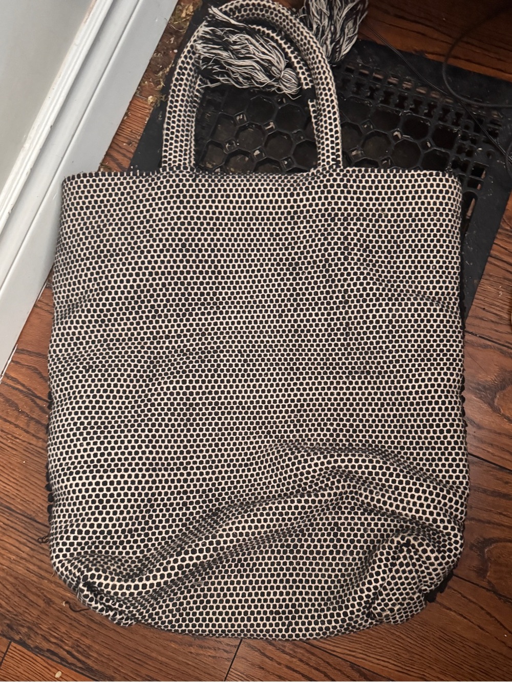 Handwoven Black & Cream Tote Bag - Picture 2 of 2